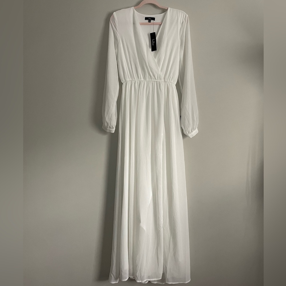 Lulu’s Wonderful Water Lilies White Maxi Dress